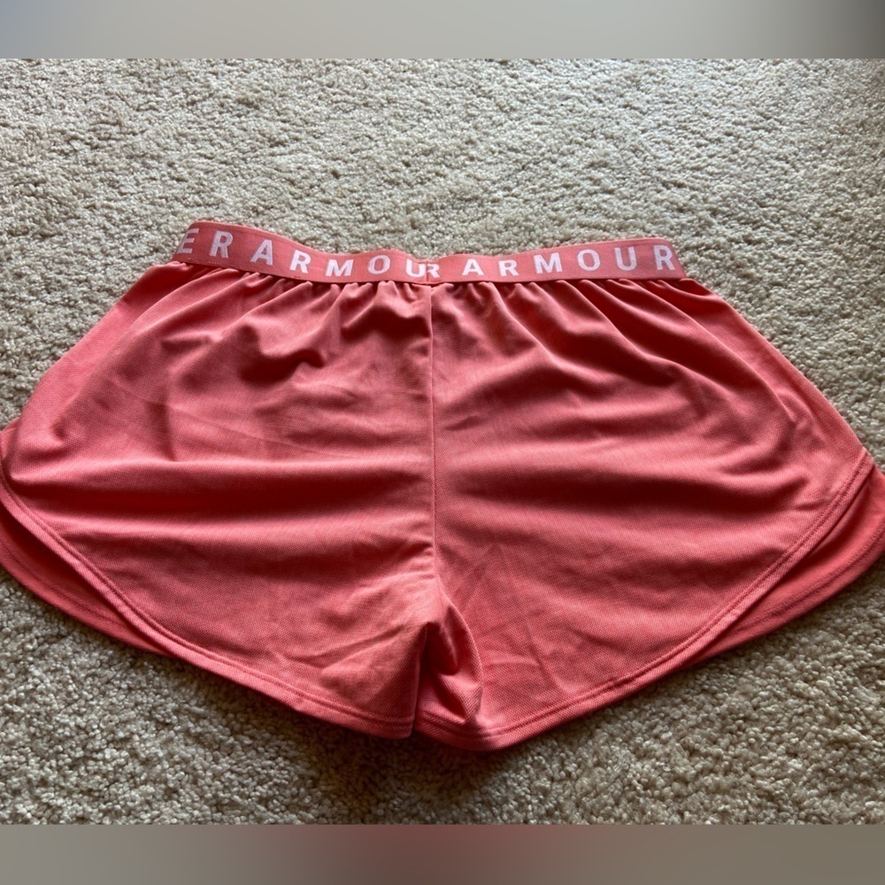 Under Armour shorts. Size medium. Excellent condition. Side pockets.​​​​​​​​ - Picture 2 of 3